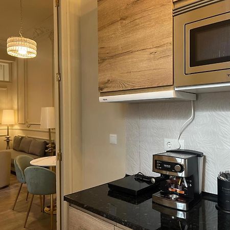Apartamentos Loles De Cisneros Catedral มาลากา ภายนอก รูปภาพ